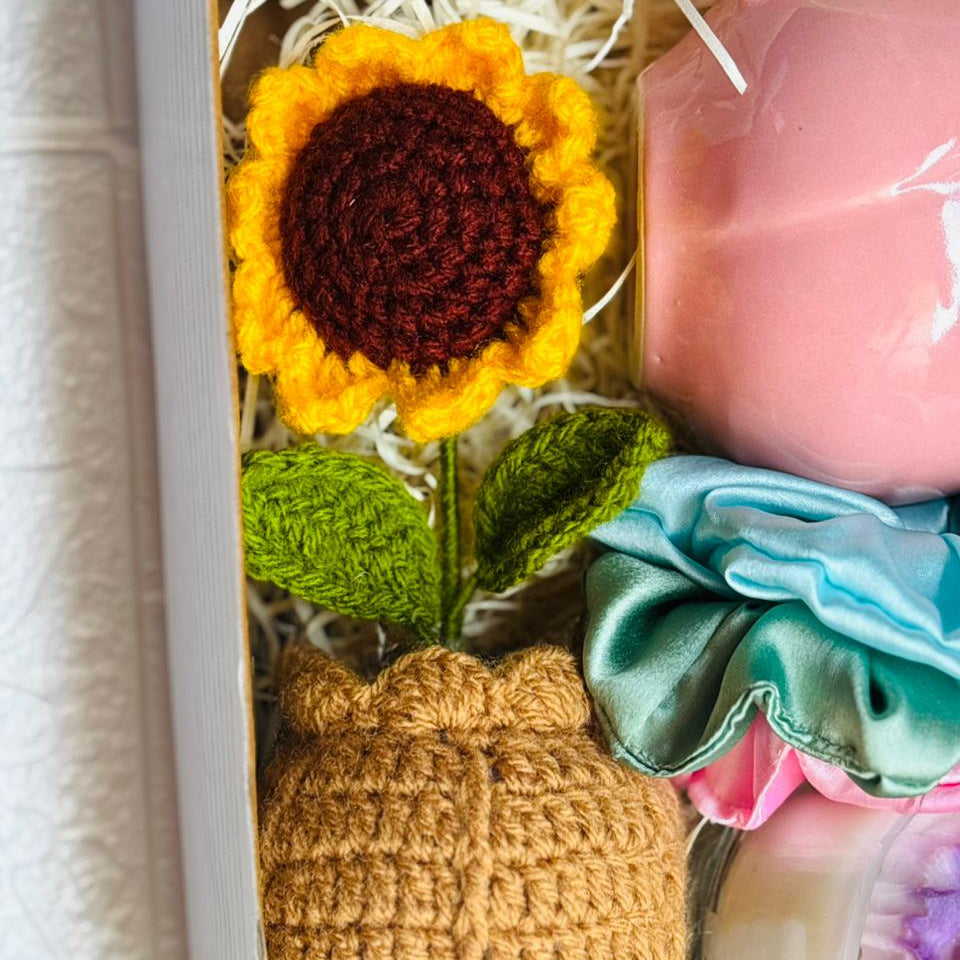 Blush Bloom Hamper